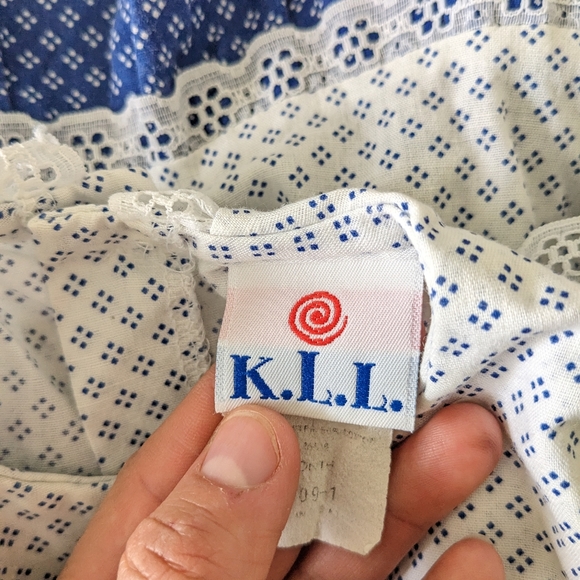 Vintage K.L.L. Blue and White Dress. Red ribbon detail on the front. Size 9 M - Picture 4 of 5